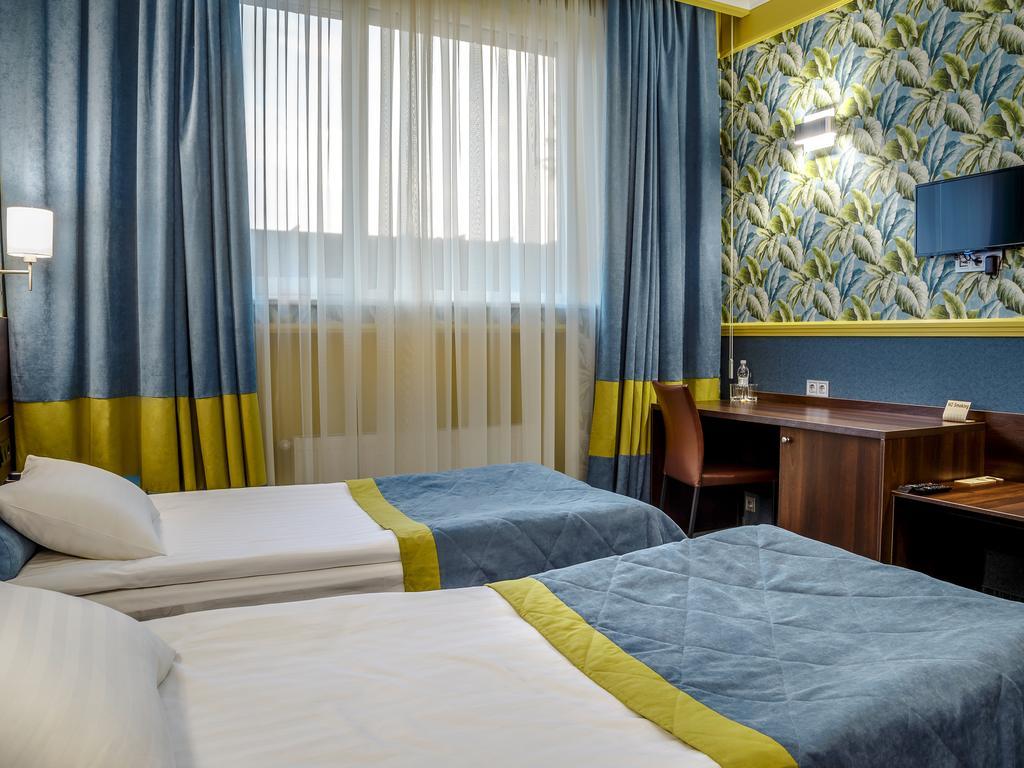 Road Star Hotel Dnipro Eksteriør billede