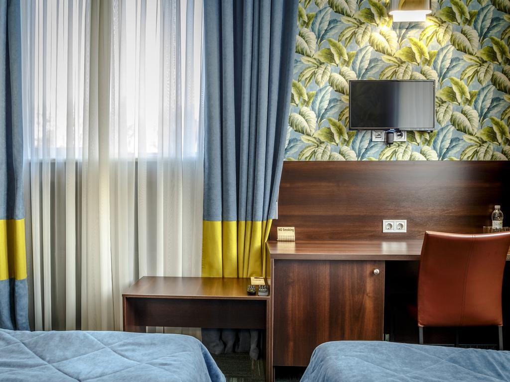 Road Star Hotel Dnipro Eksteriør billede