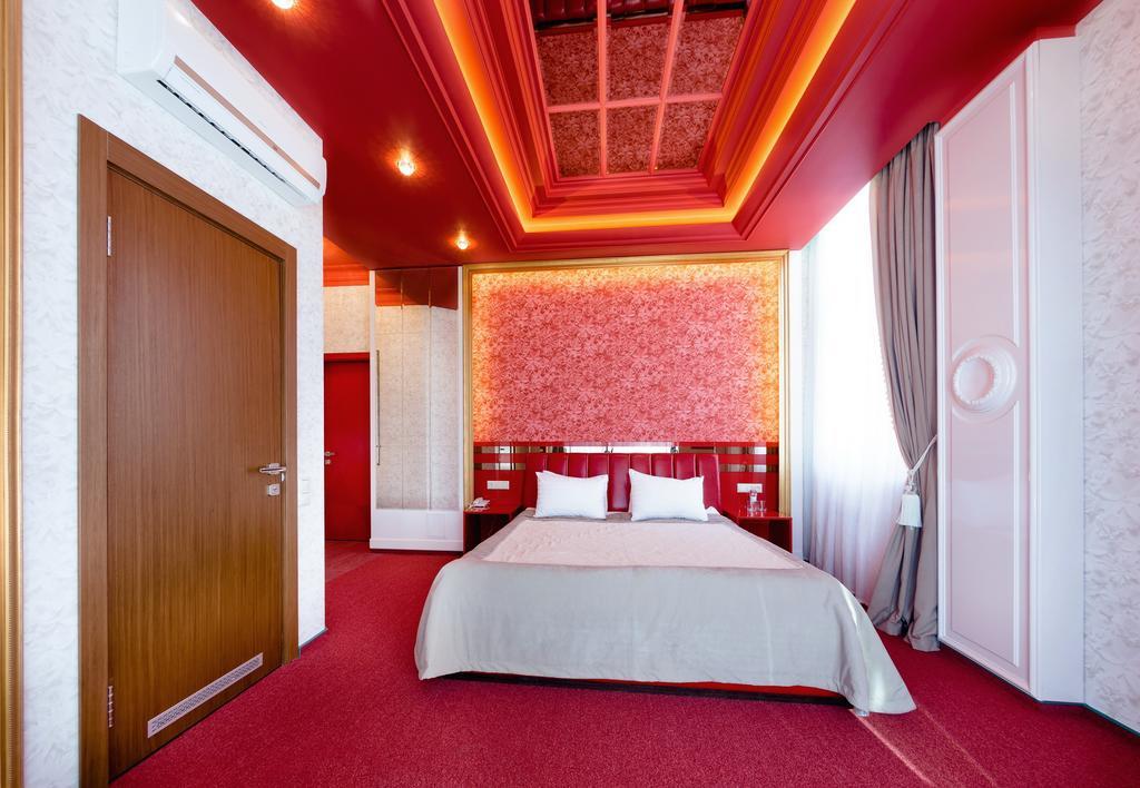 Road Star Hotel Dnipro Eksteriør billede